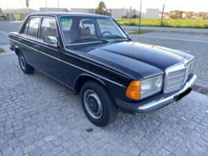 Afbeelding 9/40 van Mercedes-Benz 240 D (1982)