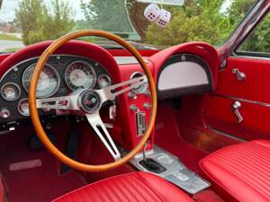 Image 22/52 of Chevrolet Corvette Sting Ray Convertible (1963)