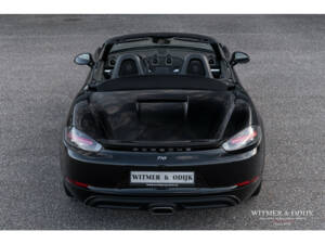 Image 2/30 of Porsche 718 Boxster (2016)