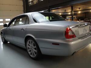 Bild 48/50 von Jaguar XJ 8 4.2 (2008)