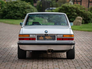 Bild 18/43 von BMW 525i (1986)