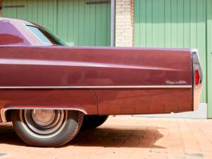 Bild 43/200 von Cadillac Coupe DeVille (1968)