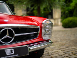 Image 9/54 of Mercedes-Benz 280 SL (1968)