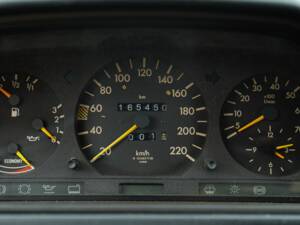 Bild 50/50 von Mercedes-Benz 200 D (1990)