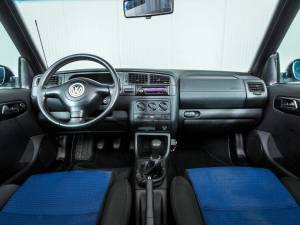 Immagine 7/50 di Volkswagen Golf IV Cabrio 1.8 (2001)