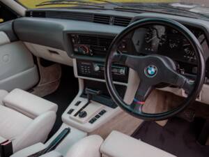 Image 3/29 of BMW 635 CSi (1989)