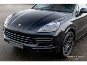 Image 11/37 of Porsche Cayenne S (2018)