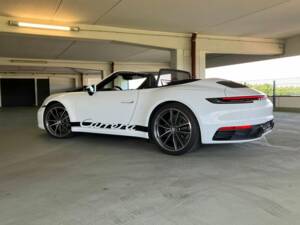 Image 6/22 de Porsche 911 Carrera (2023)