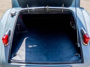 Image 18/50 of Jaguar XK 140 FHC (1955)
