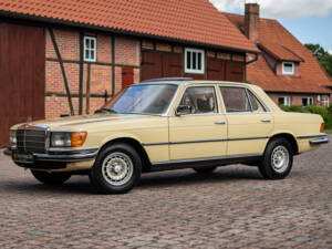 Image 1/40 of Mercedes-Benz 350 SE (1975)