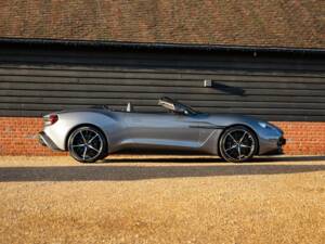 Image 3/50 de Aston Martin Vanquish Zagato Volante (2017)