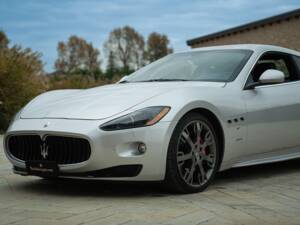 Image 26/50 of Maserati GranTurismo S (2009)