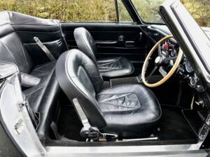 Bild 44/50 von Aston Martin DB 6 Vantage Volante (1969)