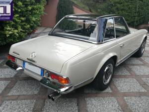 Image 13/81 of Mercedes-Benz 250 SL (1968)