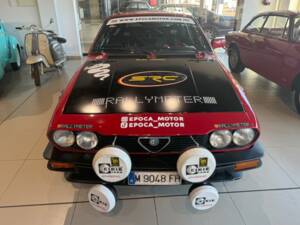 Image 3/22 of Alfa Romeo GTV 2.0 (1983)