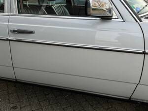 Bild 47/51 von Mercedes-Benz 300 D lang (1985)