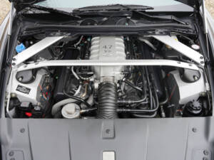 Immagine 4/50 di Aston Martin V8 Vantage (2008)