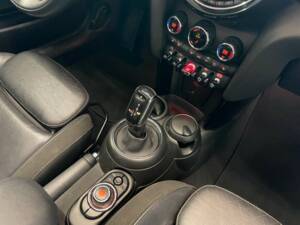 Image 15/19 of Mini Cooper (2019)