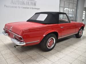 Image 4/34 de Mercedes-Benz 230 SL (1966)