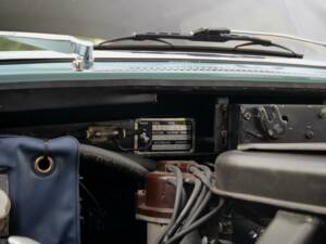 Image 34/45 of Ferrari 330 GT (1967)