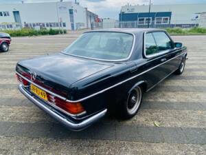 Immagine 5/50 di Mercedes-Benz 230 C (1980)