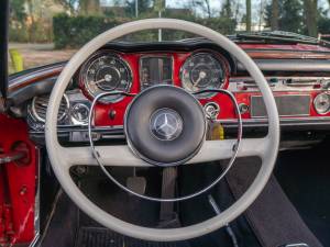 Afbeelding 27/50 van Mercedes-Benz 230 SL (1966)