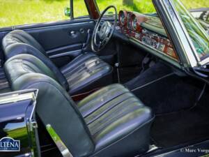 Image 27/52 de Mercedes-Benz 220 SE b (1963)
