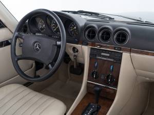 Image 14/17 de Mercedes-Benz 300 SL (1986)