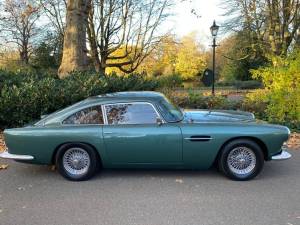 Image 49/50 of Aston Martin DB 4 (1963)