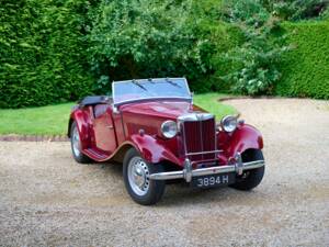 Image 30/50 of MG TD (1953)