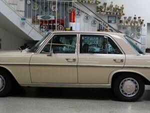 Immagine 10/27 di Mercedes-Benz 280 SE 4,5 (1971)