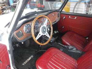 Bild 9/50 von Triumph TR 4A (1967)