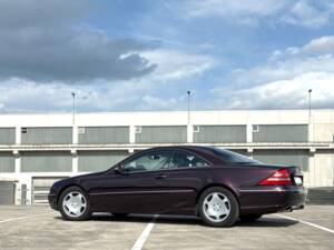 Immagine 2/28 di Mercedes-Benz CL 600 (2001)