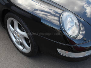 Image 21/28 of Porsche 911 Carrera (1997)