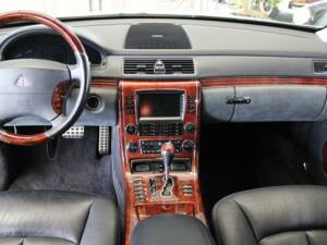 Image 13/20 of Maybach 57 (2004)