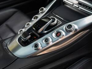 Image 38/50 de Mercedes-AMG GT-S (2015)