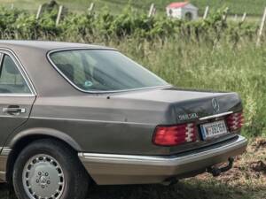 Image 6/18 de Mercedes-Benz 560 SEL (1986)