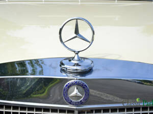 Image 41/49 of Mercedes-Benz 280 SE 3,5 (1972)