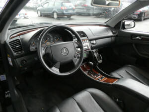 Imagen 8/16 de Mercedes-Benz CLK 320 (1999)