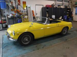 Image 23/50 of MG MGB (1967)