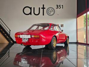 Image 4/17 of Alfa Romeo 2000 GT Veloce (1972)