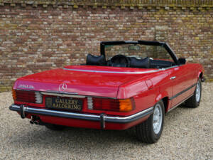 Image 17/50 de Mercedes-Benz 350 SL (1972)