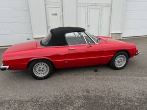 Image 2/14 of Alfa Romeo 1600 Spider (1978)