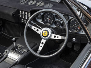 Image 19/50 of Ferrari 365 GTS&#x2F;4 Daytona (1971)