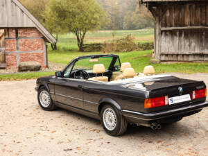 Image 5/71 of BMW 325i (1986)