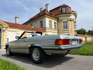 Image 17/77 of Mercedes-Benz 280 SL (1984)