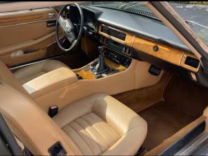 Image 3/15 of Jaguar XJ-S 3.6 (1987)