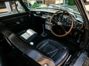 Afbeelding 2/47 van Aston Martin DB 6 Vantage (1966)
