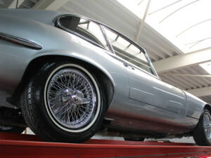 Image 7/50 de Jaguar Type E V12 (2+2) (1971)