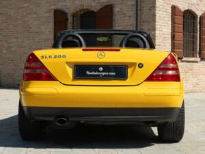 Immagine 11/50 di Mercedes-Benz SLK 200 (1997)